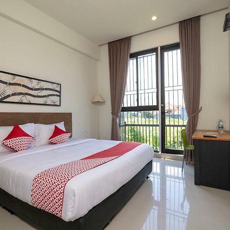 Oyo 697 Olivia Inn Denpasar Legian  Ngoại thất bức ảnh
