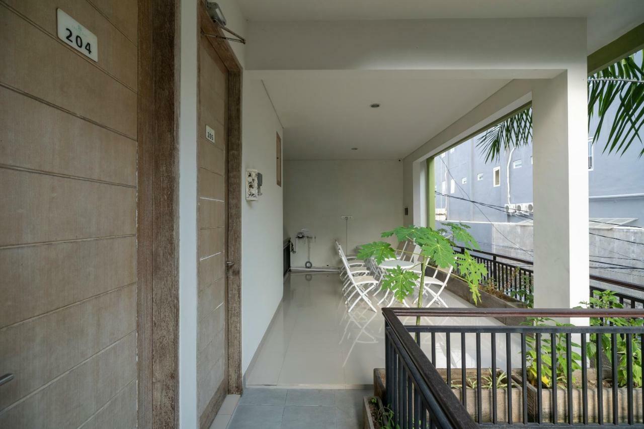 Oyo 697 Olivia Inn Denpasar Legian  Ngoại thất bức ảnh
