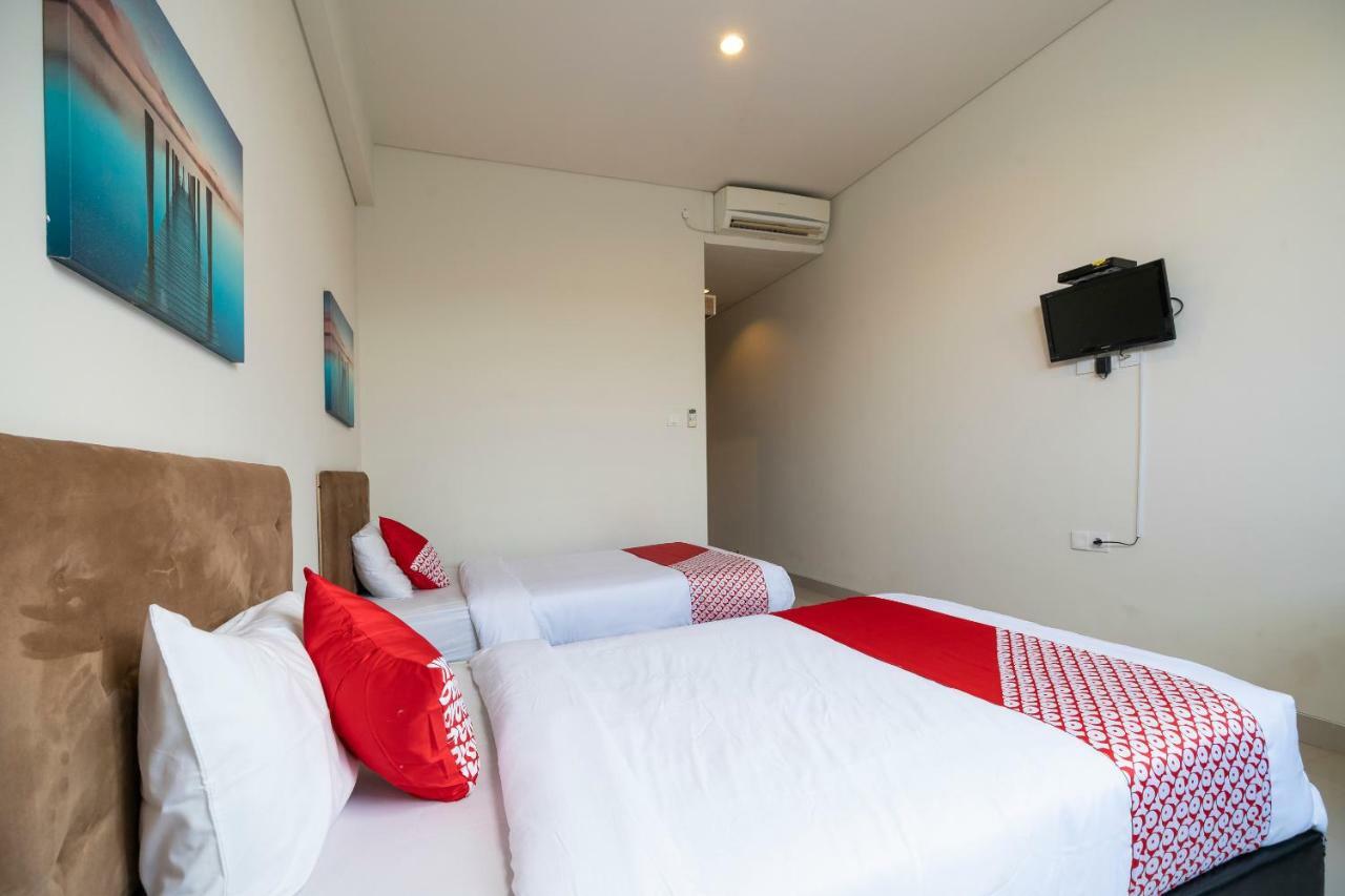 Oyo 697 Olivia Inn Denpasar Legian  Ngoại thất bức ảnh