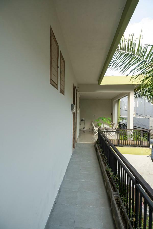 Oyo 697 Olivia Inn Denpasar Legian  Ngoại thất bức ảnh