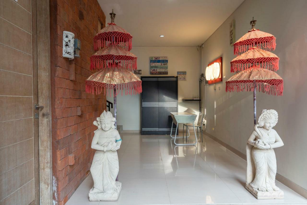 Oyo 697 Olivia Inn Denpasar Legian  Ngoại thất bức ảnh
