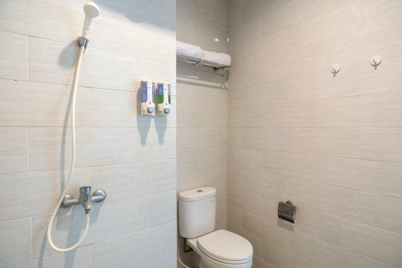Oyo 697 Olivia Inn Denpasar Legian  Ngoại thất bức ảnh