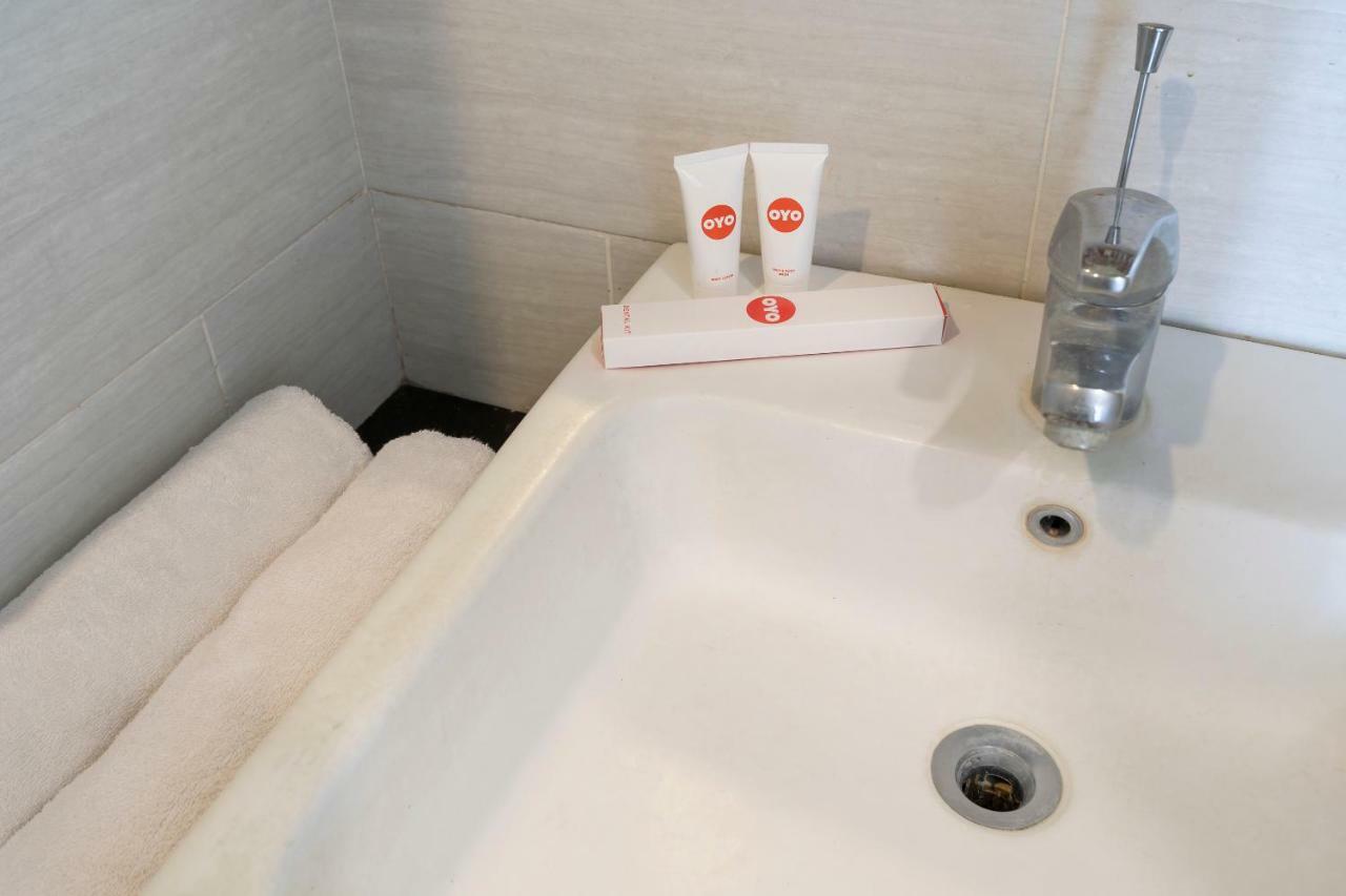 Oyo 697 Olivia Inn Denpasar Legian  Ngoại thất bức ảnh