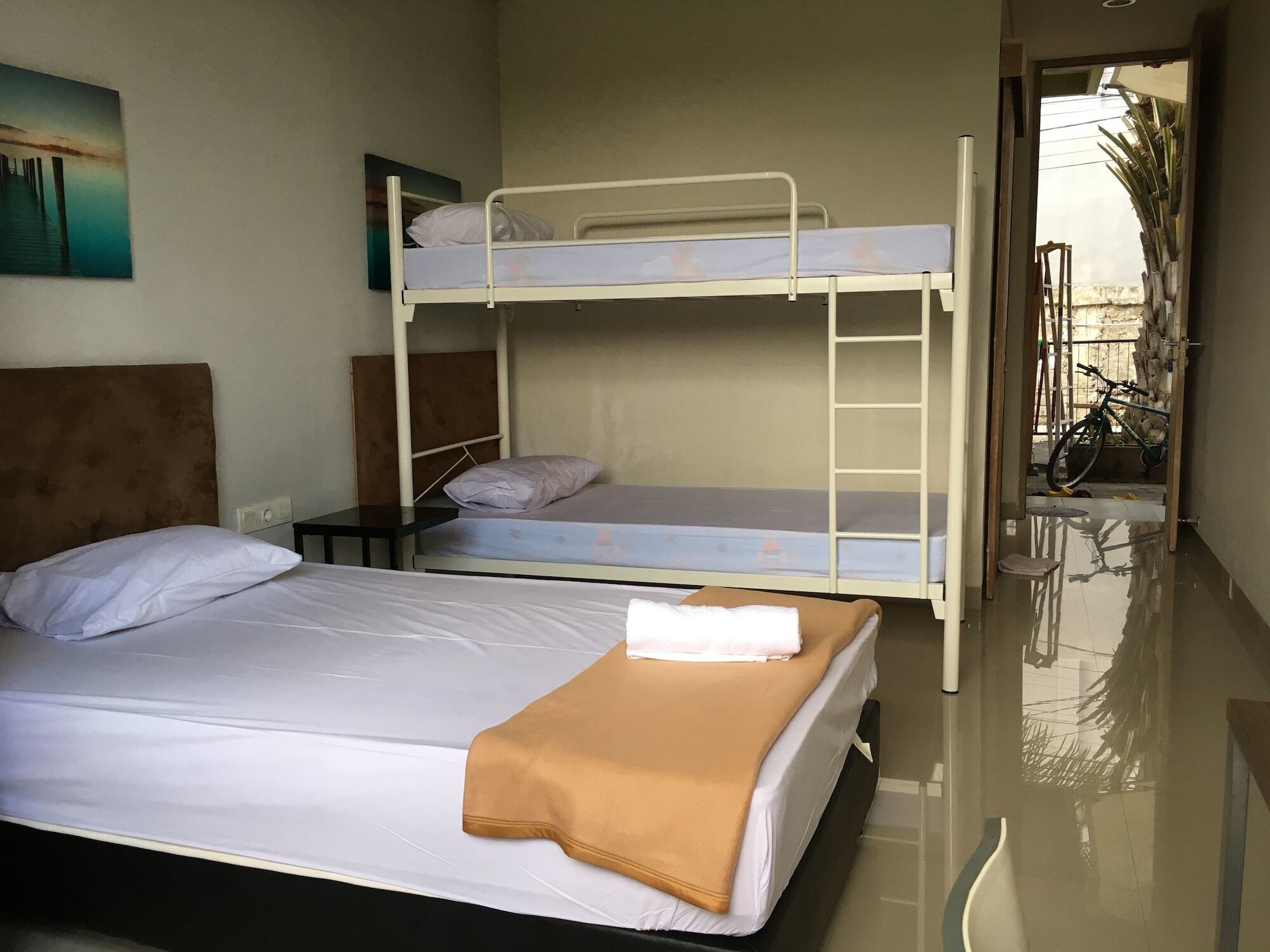 Oyo 697 Olivia Inn Denpasar Legian  Ngoại thất bức ảnh