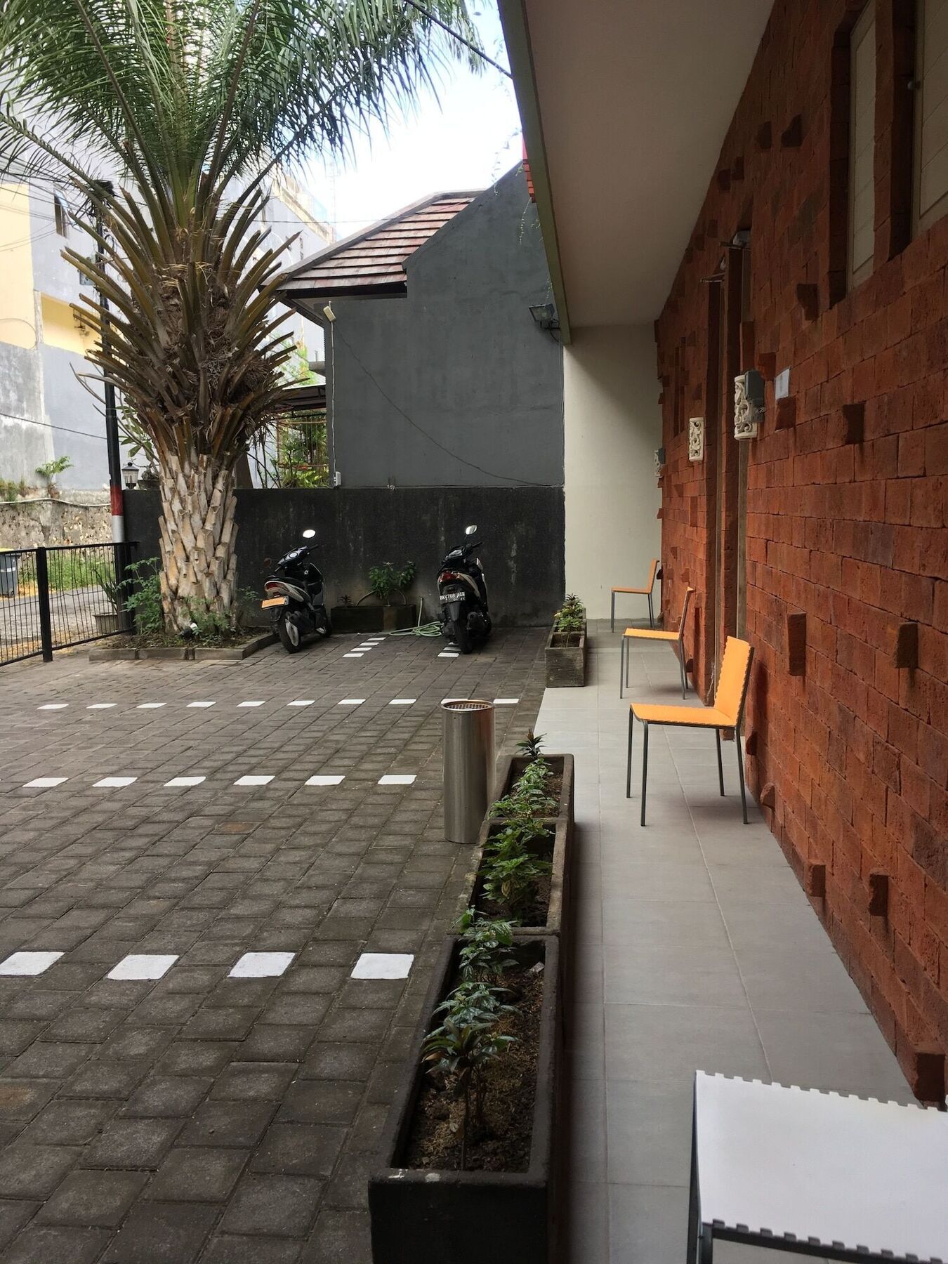 Oyo 697 Olivia Inn Denpasar Legian  Ngoại thất bức ảnh