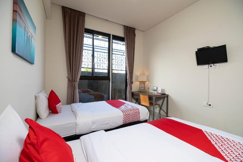 Oyo 697 Olivia Inn Denpasar Legian  Ngoại thất bức ảnh
